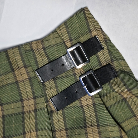 Retro Green Plaid Pleated Skater Mini Skirt with Buckles Grunge x Academia - Picture 3 of 5
